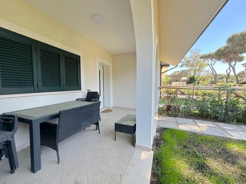 Garden, Dining area, Garden view