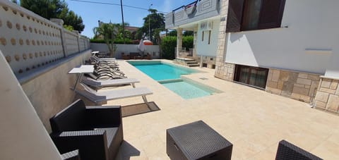 Pool view, Swimming pool