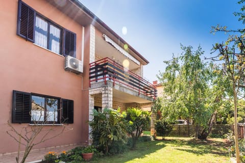 Facade/entrance, Spring, Garden, Area and facilities