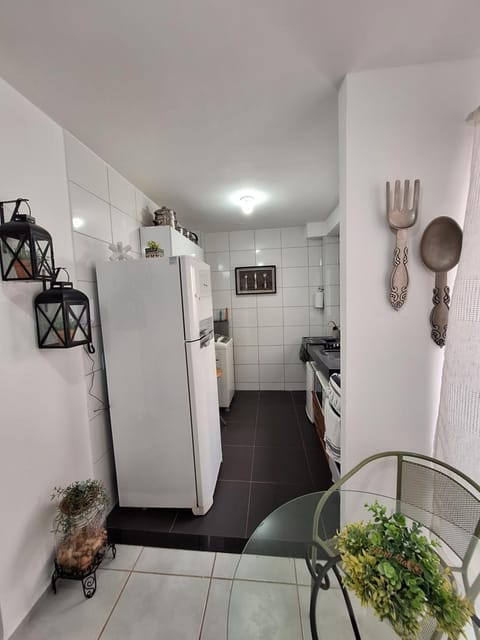 Kitchen or kitchenette, minibar, oven, stove