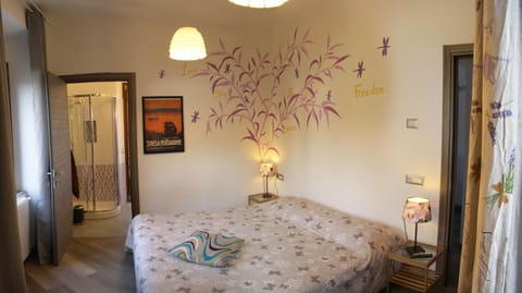Bed, Photo of the whole room, Decorative detail, Bedroom