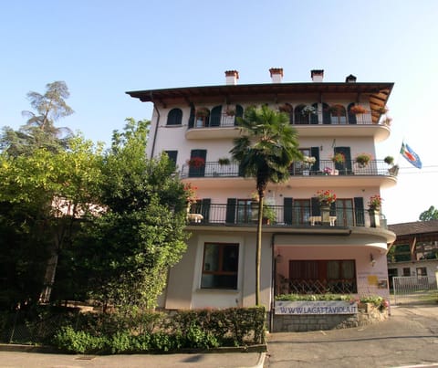 Apartment La Gatta Viola Condominio in Stresa