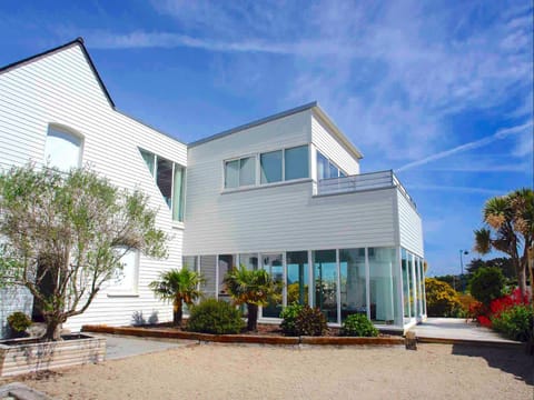 Property building, Spring, Day, Garden, Garden view