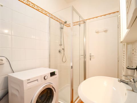 Shower, Bathroom, washing machine