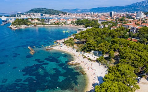 Nearby landmark, Restaurant/places to eat, Activities, Casino, Children play ground, Fishing, Nightclub / DJ, Beach, Cycling, Diving, Kids's club, Evening entertainment, Supermarket/grocery shop, Shopping Area, Sports, Entertainment, ATM, hair dresser