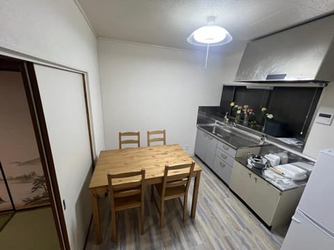 Kitchen or kitchenette, Dining area, stove