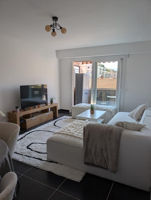 3 pièces proche gare - clim, accès plage à pied Apartment in Cagnes-sur-Mer