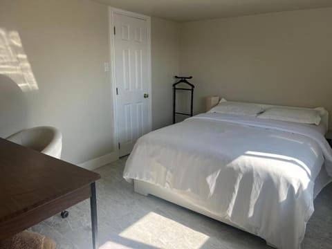 2 bedroom suint water front House in Victoria