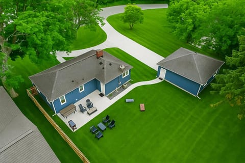 New! Private Lakefront Retreat 3BR 2BA Game Room House in Waterford Township