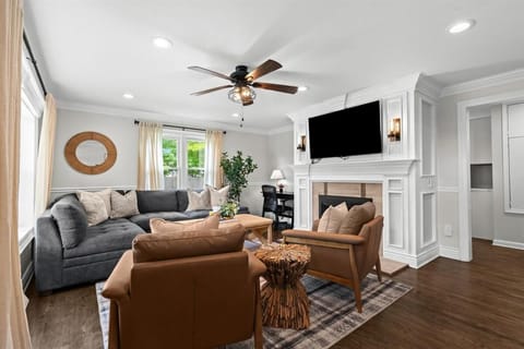 New! Private Lakefront Retreat 3BR 2BA Game Room House in Waterford Township