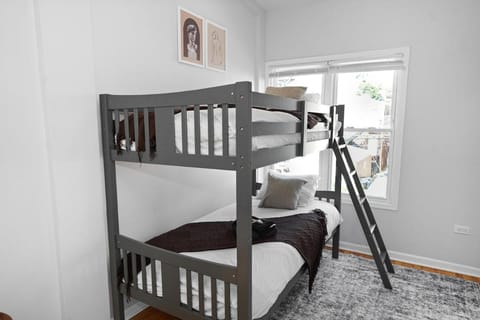 Bed, Photo of the whole room, Bedroom, bunk bed