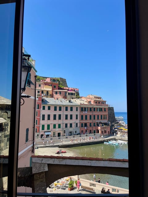 City view, Sea view