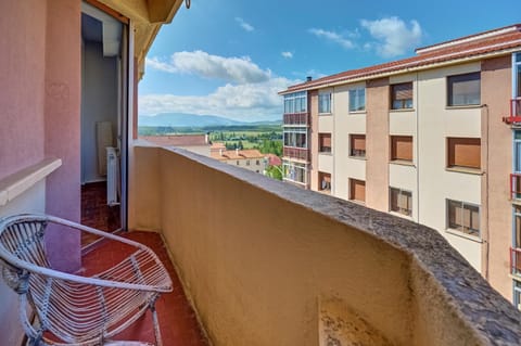 Balcony/Terrace, City view, Mountain view