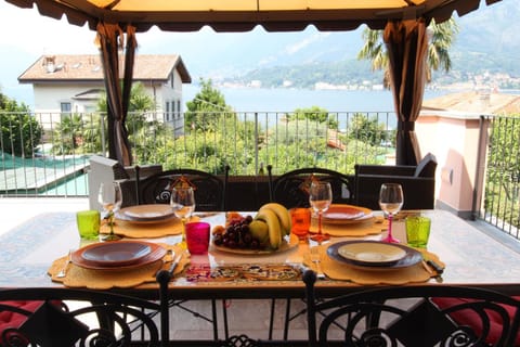 Balcony/Terrace, Lake view, Mountain view