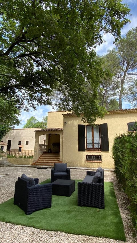 large swimming pool, 9 berths House in Saint-Maximin-la-Sainte-Baume