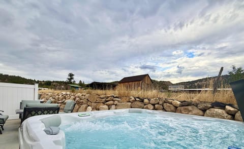 Hot Tub, Mountain view