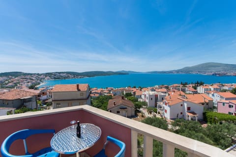 Day, Balcony/Terrace, River view