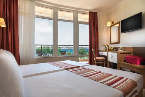 Bed, Bedroom, Sea view