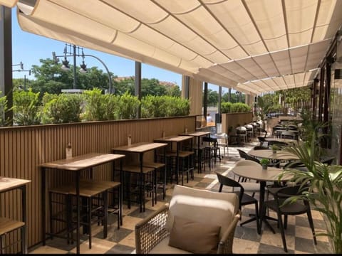 Patio, Restaurant/places to eat, Spring, Day, Garden, Garden, View (from property/room), Balcony/Terrace, Balcony/Terrace, Banquet/Function facilities, Seating area, Garden view