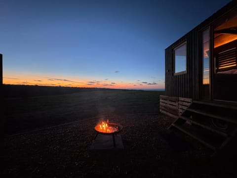 Property building, Facade/entrance, Garden, Garden view, Sunset