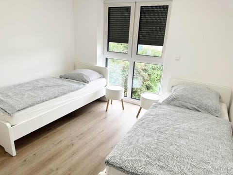 Bed, Photo of the whole room, Bedroom, Garden view