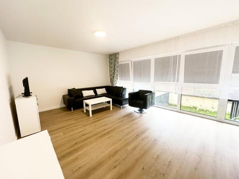 TV and multimedia, View (from property/room), Balcony/Terrace, Living room, Seating area