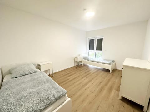 Bed, Photo of the whole room, Seating area, Bedroom, wardrobe