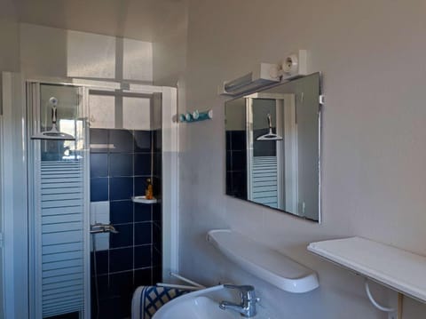 1010 Maison atypique en pierre à La Ville Berneuf Villa in Brittany