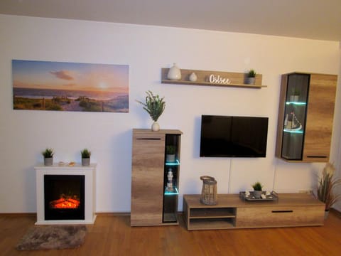 Communal lounge/ TV room, TV and multimedia