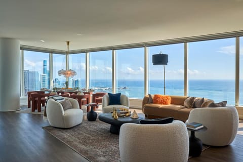 Natural landscape, TV and multimedia, Living room, Seating area, Evening entertainment, Sea view