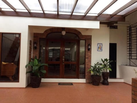 Casa Roces Alojamiento y desayuno in Bicol