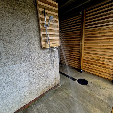 Sally's at Number 73 with Private Hot Tub & Sauna Apartment in Coleraine