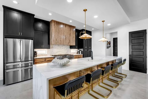 Lakefront Stay for 16 with Pool Dock & Game Room House in Granite Shoals