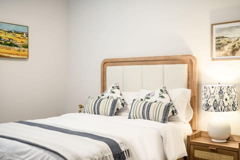 Spacious 5BR Getaway w Game Room & Modern Comfort House in Rancho Cucamonga