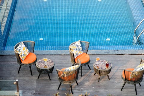 Patio, Restaurant/places to eat, Balcony/Terrace, Swimming pool