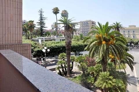 Nearby landmark, Balcony/Terrace, City view, Garden view