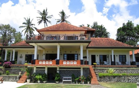 Facade/entrance, On site