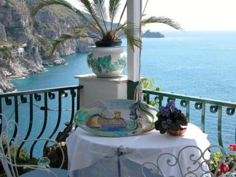 Restaurant/places to eat, Balcony/Terrace, Lounge or bar, Sea view