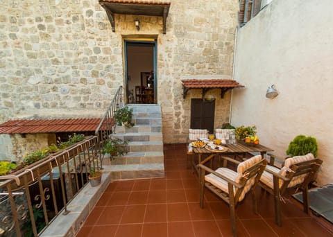 Finestra Medieval Home Apartment in Rhodes