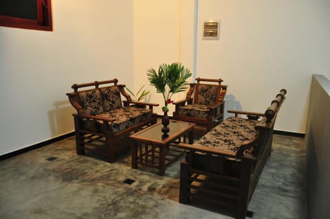 Asantha Guest House Bed and Breakfast in Main Road