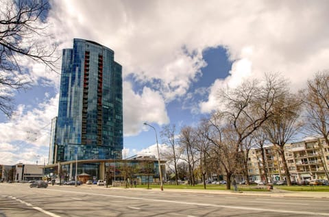 Property building, Nearby landmark, Neighbourhood