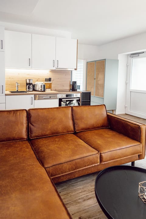 Kitchen or kitchenette, Seating area