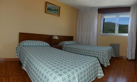Hostal Baviera Bed and Breakfast in Western coast of Cantabria