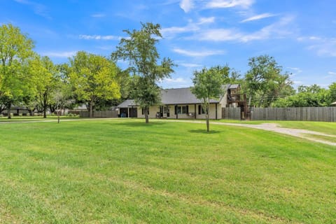 Natural landscape, Garden, Hiking, Garden view, Family