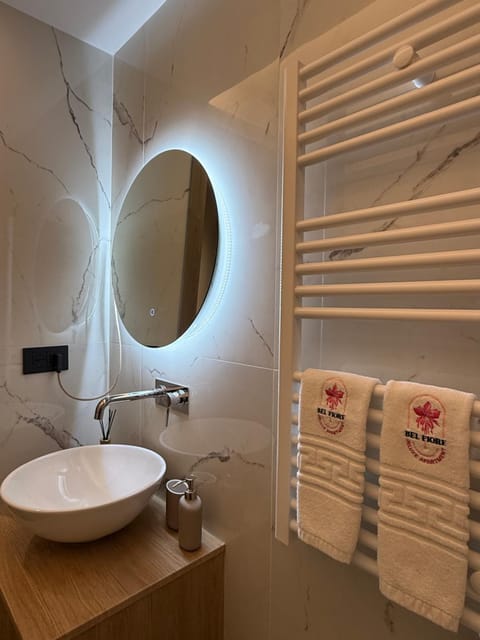 Bathroom, towels