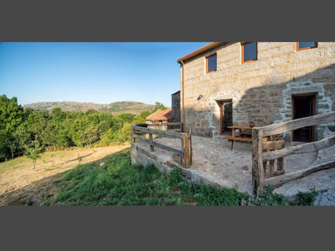 Property building, Balcony/Terrace, Mountain view