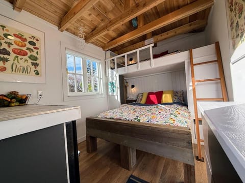 Bed, Bedroom, bunk bed