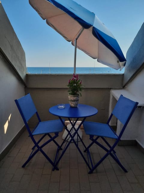 Property building, View (from property/room), Balcony/Terrace, Dining area, Sea view, Sea view