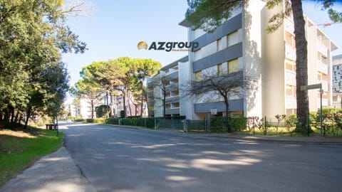 Property building, Neighbourhood, Street view