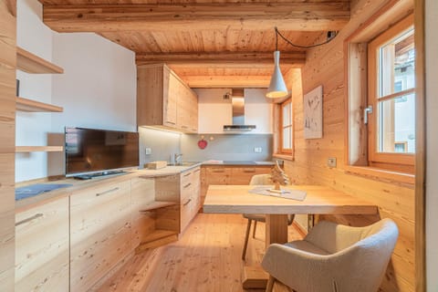 TV and multimedia, Kitchen or kitchenette, Dining area